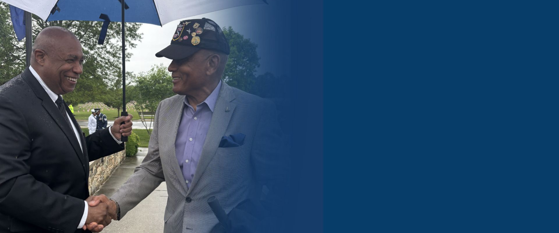 Congressman Conaway Shakes Hands with Veteran